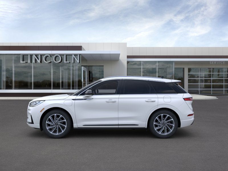 Lincoln Corsair Vehicle Full-screen Gallery Image 03