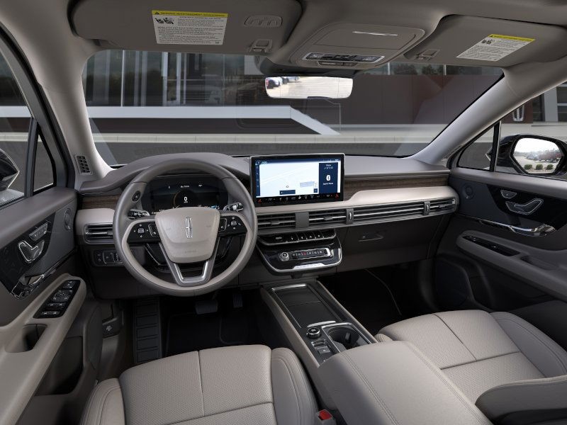 Lincoln Corsair Vehicle Full-screen Gallery Image 09