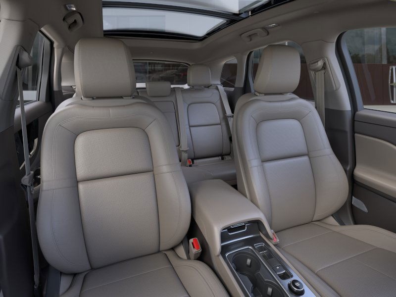 Lincoln Corsair Vehicle Full-screen Gallery Image 10