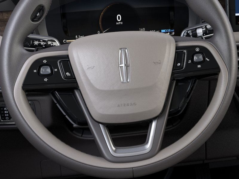 Lincoln Corsair Vehicle Full-screen Gallery Image 12