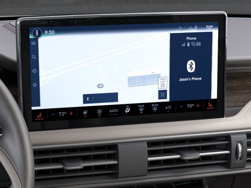 Lincoln Corsair Vehicle Full-screen Gallery Image 14