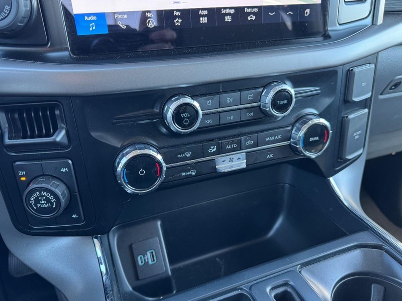 Ford F-150 Vehicle Full-screen Gallery Image 16