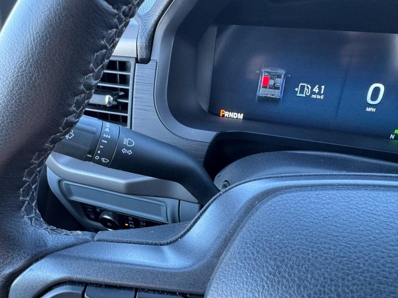 Ford F-150 Vehicle Full-screen Gallery Image 19