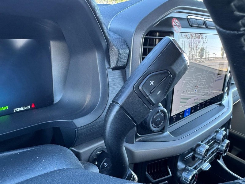 Ford F-150 Vehicle Full-screen Gallery Image 20