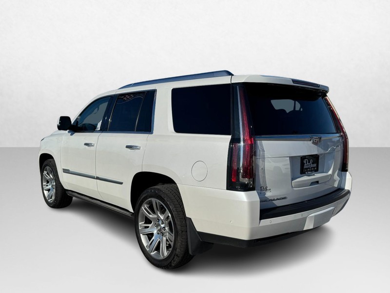 Cadillac Escalade Vehicle Full-screen Gallery Image 07
