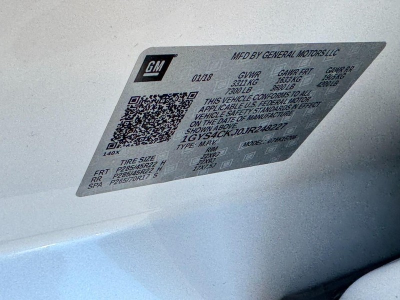 Cadillac Escalade Vehicle Full-screen Gallery Image 28