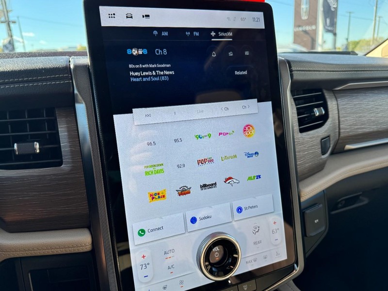 Ford Expedition Vehicle Full-screen Gallery Image 16