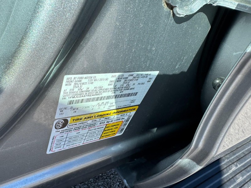 Ford Expedition Vehicle Full-screen Gallery Image 28