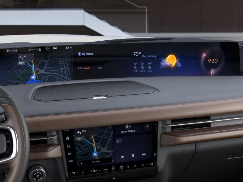 Lincoln Navigator L Vehicle Full-screen Gallery Image 14