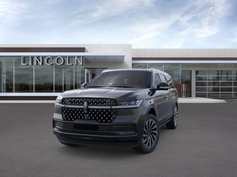 Lincoln Navigator L Vehicle Full-screen Gallery Image 02