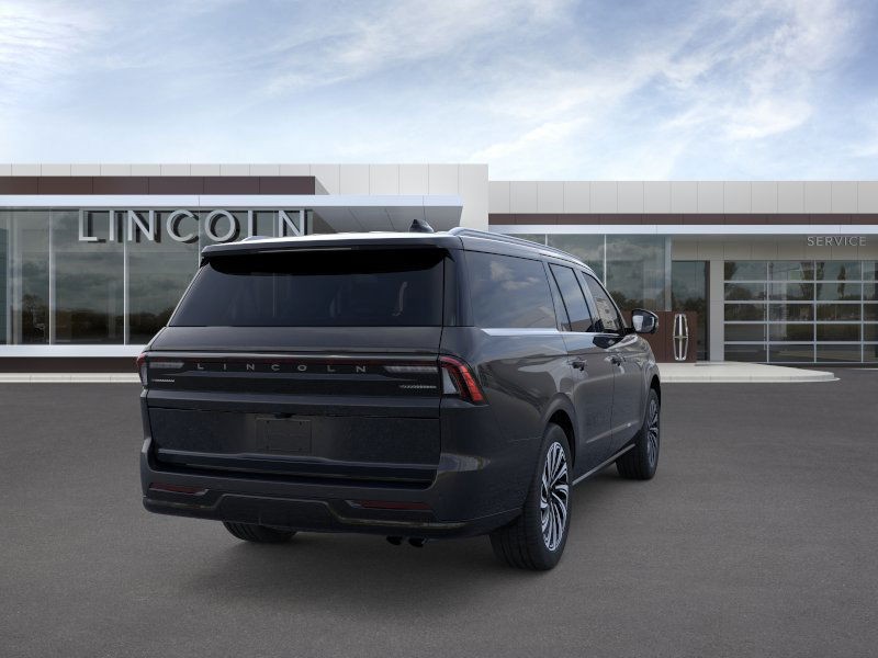 Lincoln Navigator L Vehicle Full-screen Gallery Image 08