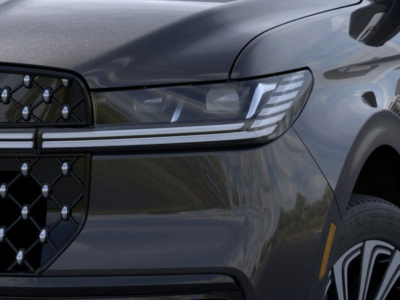 Lincoln Navigator L Vehicle Full-screen Gallery Image 18