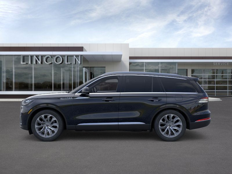 Lincoln Aviator Vehicle Full-screen Gallery Image 03