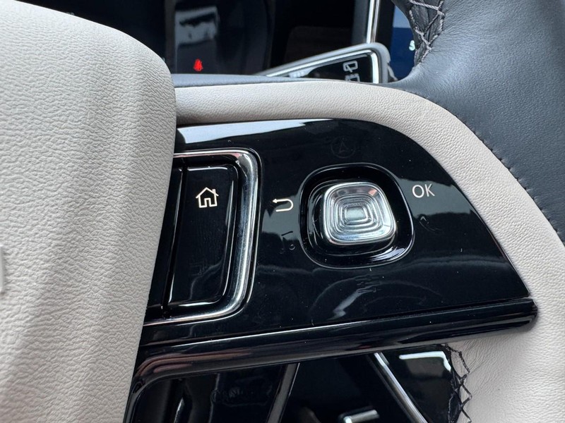 Lincoln Corsair Vehicle Full-screen Gallery Image 19