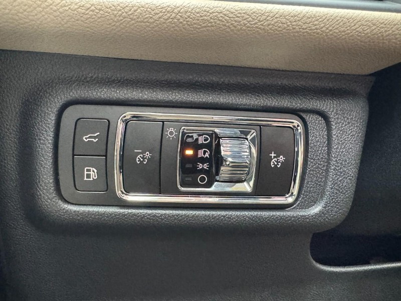 Lincoln Corsair Vehicle Full-screen Gallery Image 22