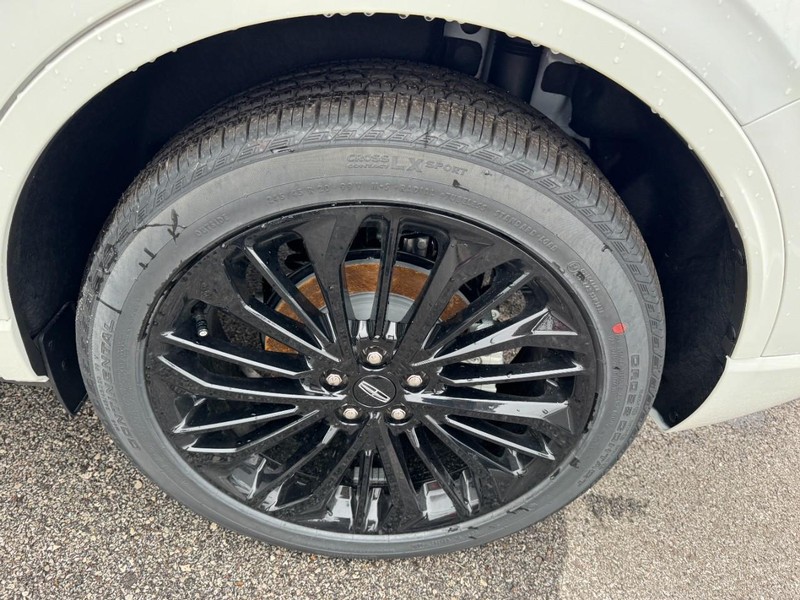 Lincoln Corsair Vehicle Full-screen Gallery Image 27