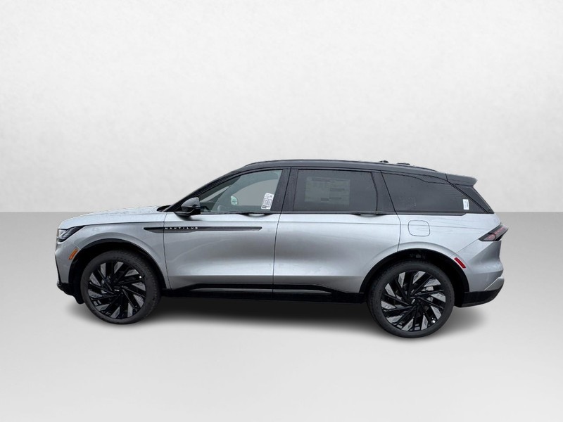 Lincoln Nautilus Vehicle Full-screen Gallery Image 08