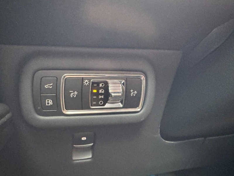 Lincoln Nautilus Vehicle Full-screen Gallery Image 22