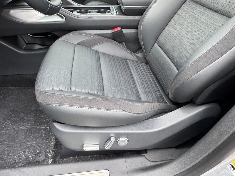 Lincoln Nautilus Vehicle Full-screen Gallery Image 26