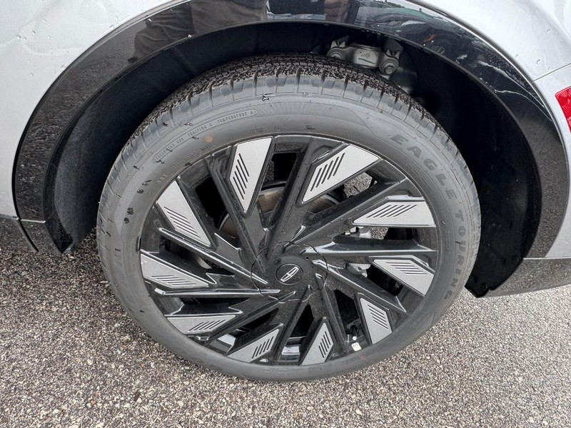 Lincoln Nautilus Vehicle Full-screen Gallery Image 27