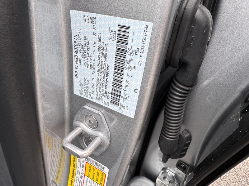 Lincoln Nautilus Vehicle Full-screen Gallery Image 28