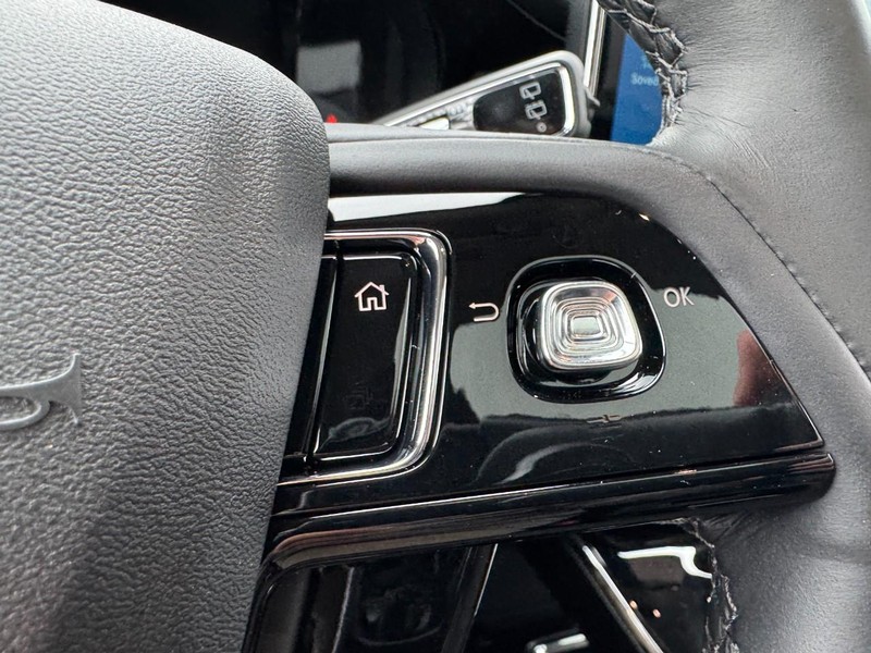 Lincoln Corsair Vehicle Full-screen Gallery Image 19