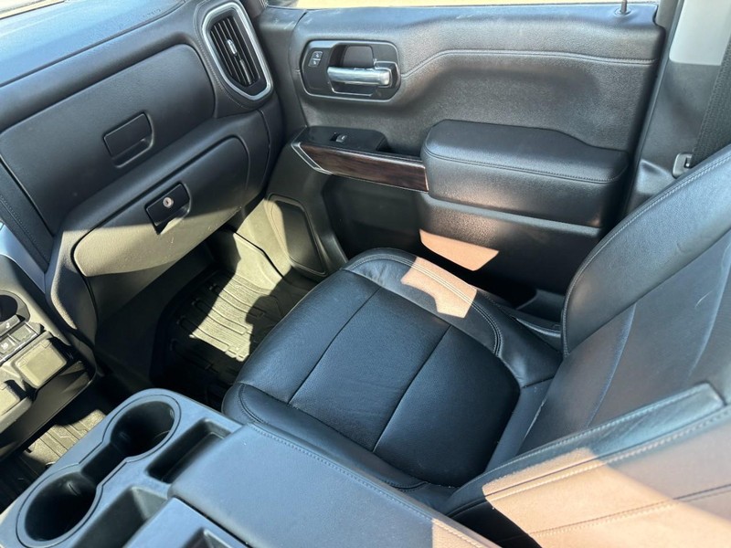 GMC Sierra 1500 Vehicle Full-screen Gallery Image 11