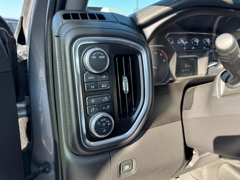 GMC Sierra 1500 Vehicle Full-screen Gallery Image 14