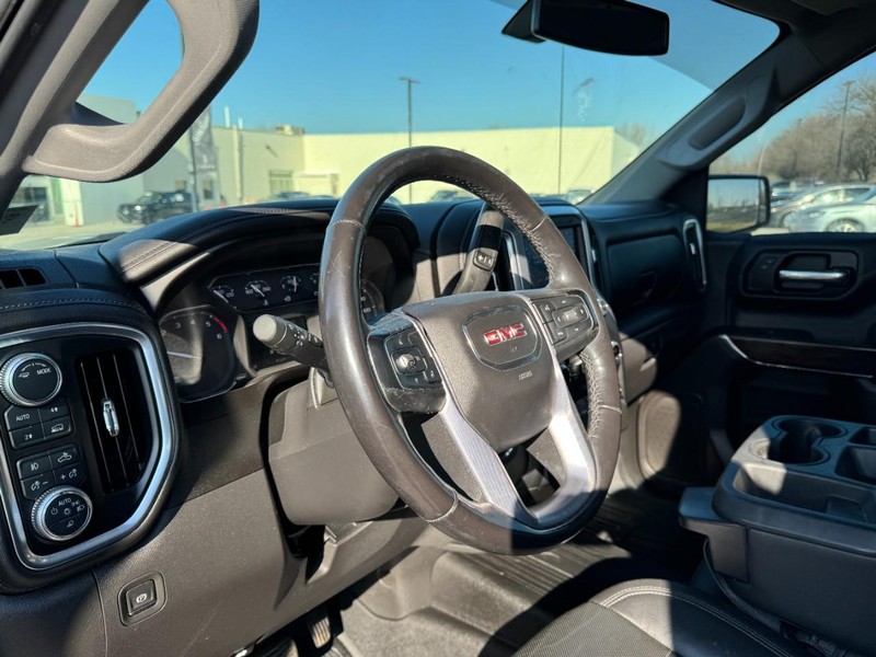 GMC Sierra 1500 Vehicle Full-screen Gallery Image 15