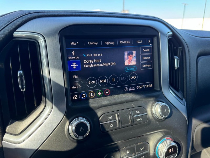 GMC Sierra 1500 Vehicle Full-screen Gallery Image 16