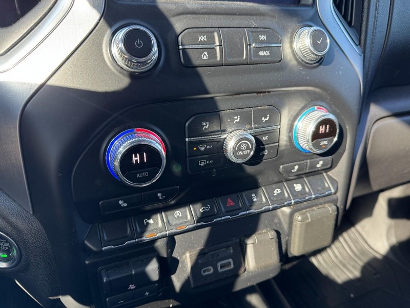 GMC Sierra 1500 Vehicle Full-screen Gallery Image 17