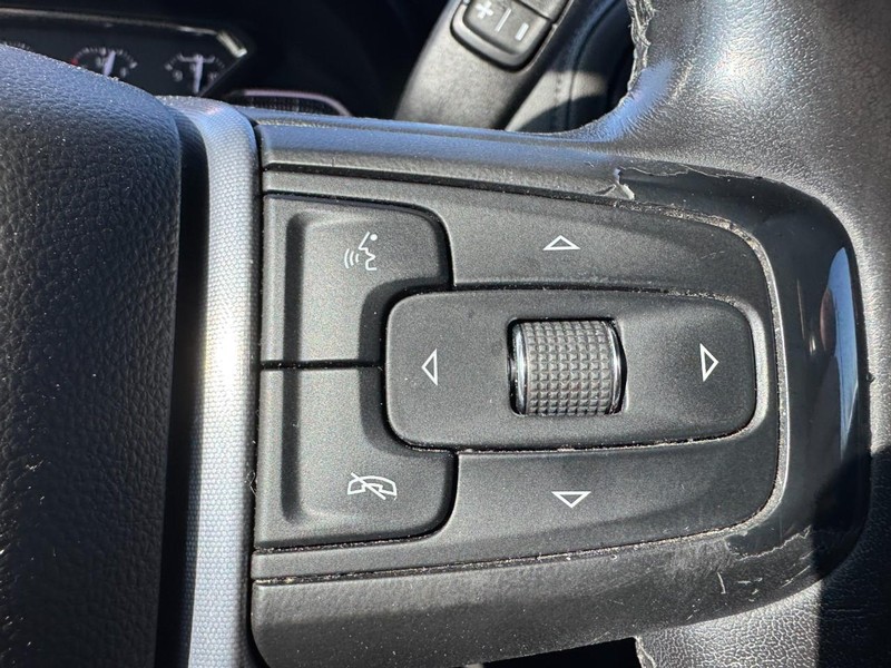 GMC Sierra 1500 Vehicle Full-screen Gallery Image 19