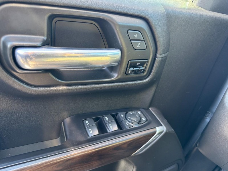 GMC Sierra 1500 Vehicle Full-screen Gallery Image 25