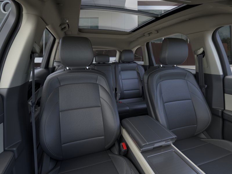 Lincoln Nautilus Vehicle Full-screen Gallery Image 10