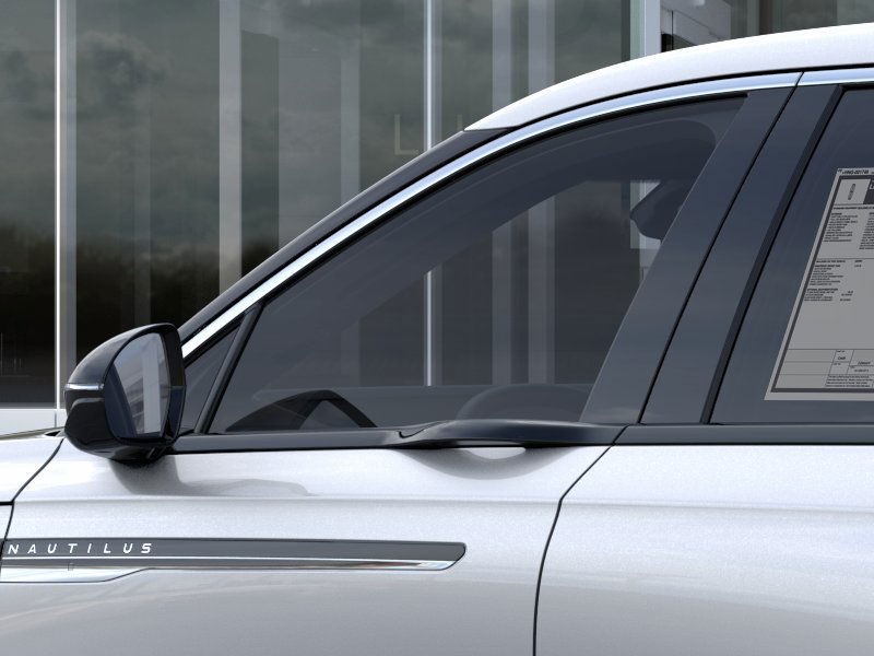 Lincoln Nautilus Vehicle Full-screen Gallery Image 20
