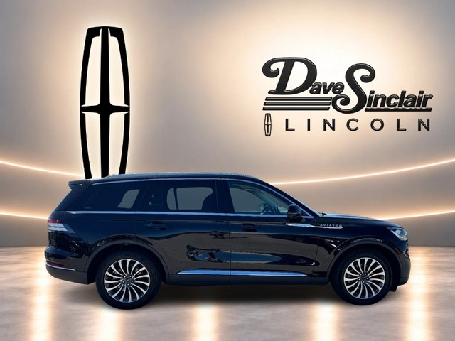 2024 Lincoln Aviator Reserve thumbnail image 04