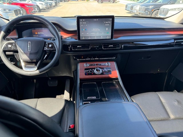 2024 Lincoln Aviator Reserve thumbnail image 09