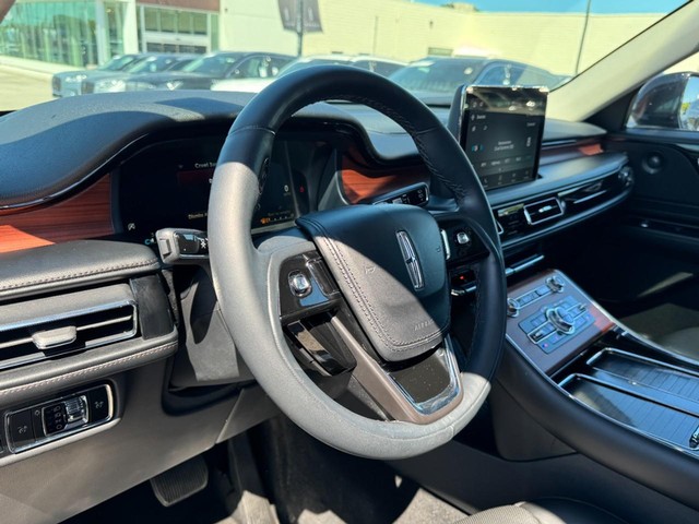 2024 Lincoln Aviator Reserve thumbnail image 15