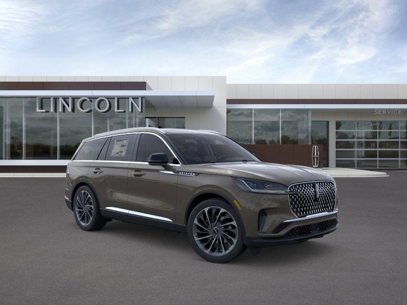 Lincoln Aviator Vehicle Full-screen Gallery Image 07
