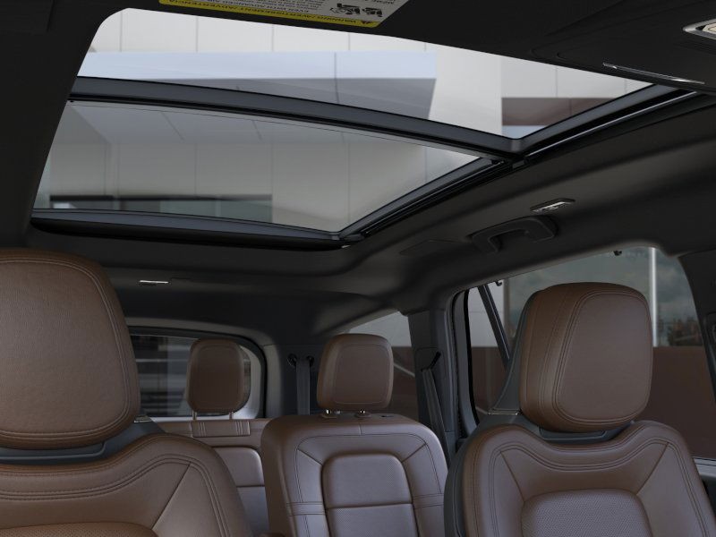 Lincoln Aviator Vehicle Full-screen Gallery Image 22