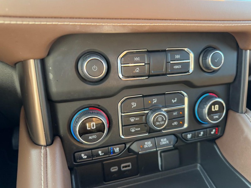 Chevrolet Tahoe Vehicle Full-screen Gallery Image 17