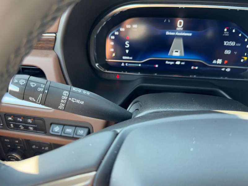 Chevrolet Tahoe Vehicle Full-screen Gallery Image 20