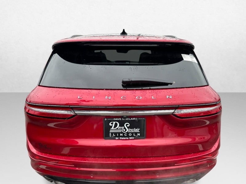 Lincoln Corsair Vehicle Full-screen Gallery Image 06