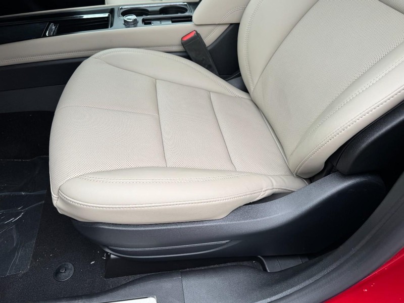 Lincoln Corsair Vehicle Full-screen Gallery Image 26