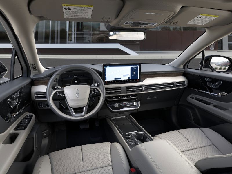 Lincoln Corsair Vehicle Full-screen Gallery Image 09