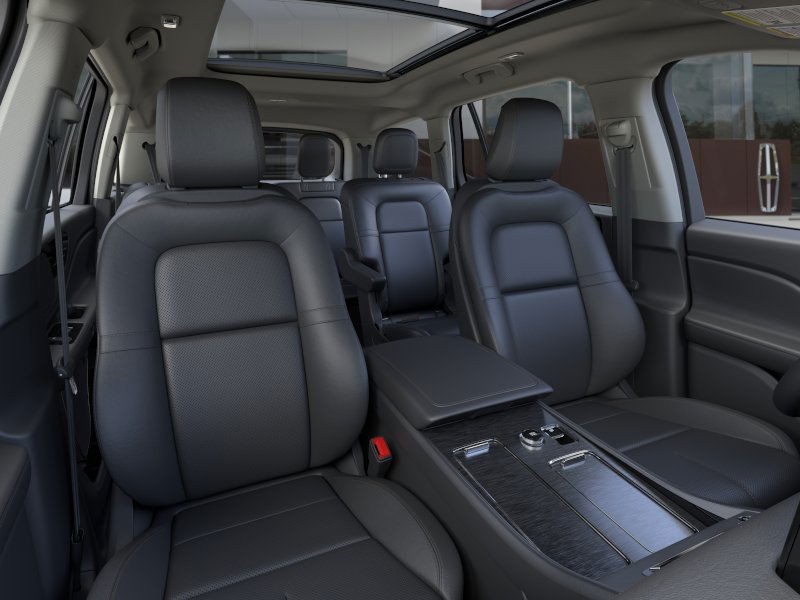 Lincoln Aviator Vehicle Full-screen Gallery Image 10