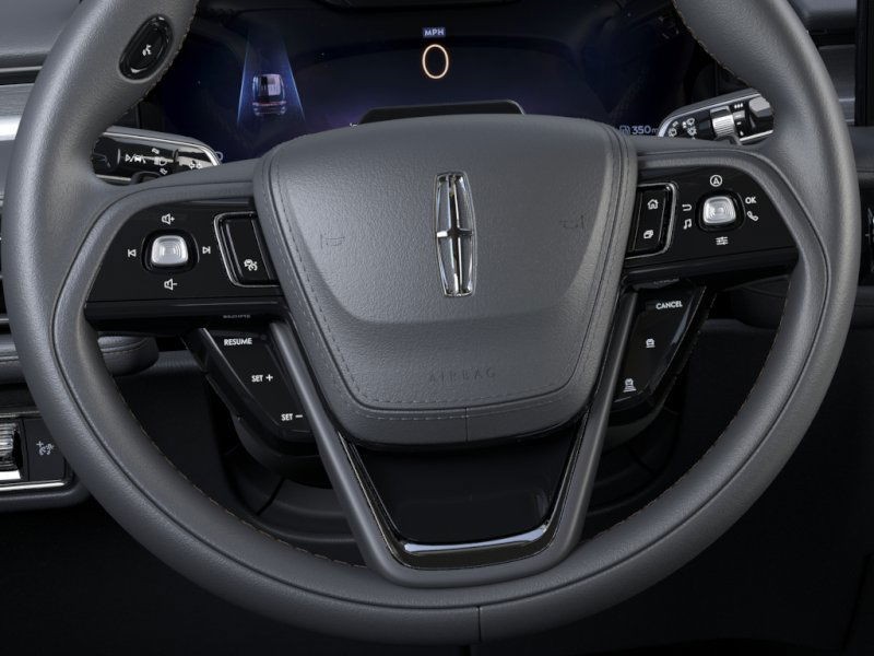 Lincoln Aviator Vehicle Full-screen Gallery Image 12