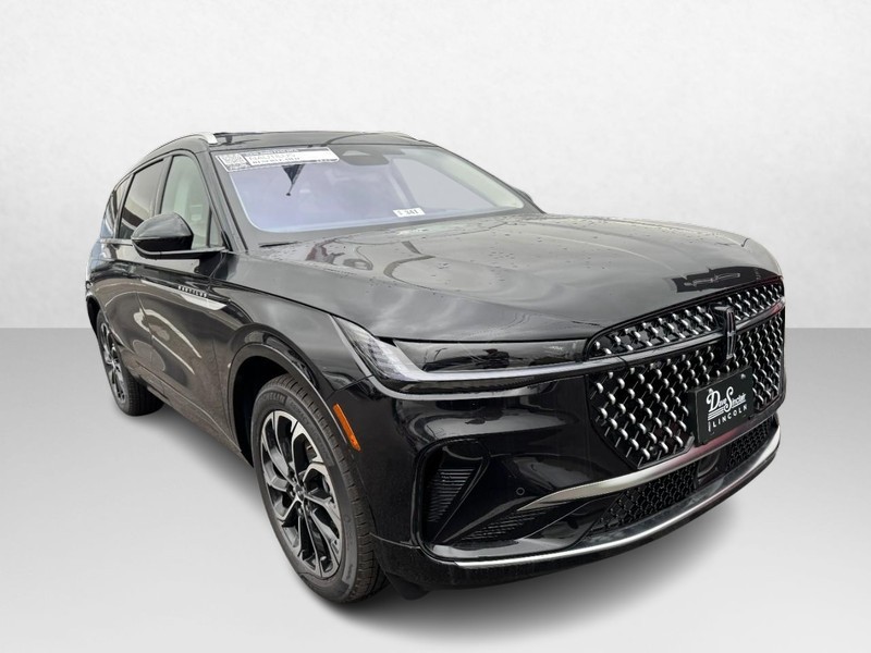 Lincoln Nautilus Vehicle Full-screen Gallery Image 03