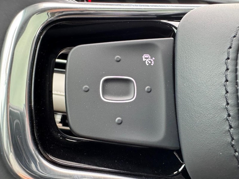 Lincoln Nautilus Vehicle Full-screen Gallery Image 18