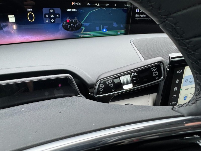 Lincoln Nautilus Vehicle Full-screen Gallery Image 21